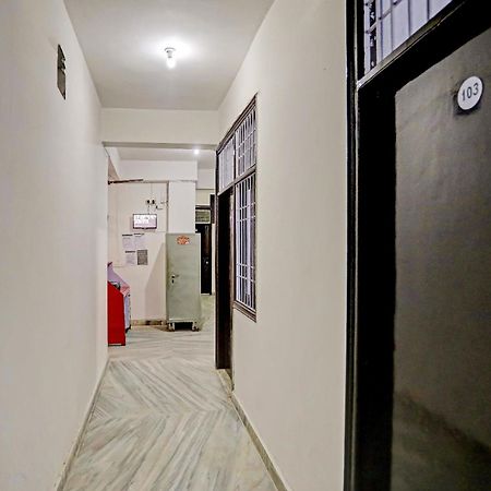 Spot On Raj Hotel Vip Near Worlds Of Wonder Kalkaji Devi Bagian luar foto
