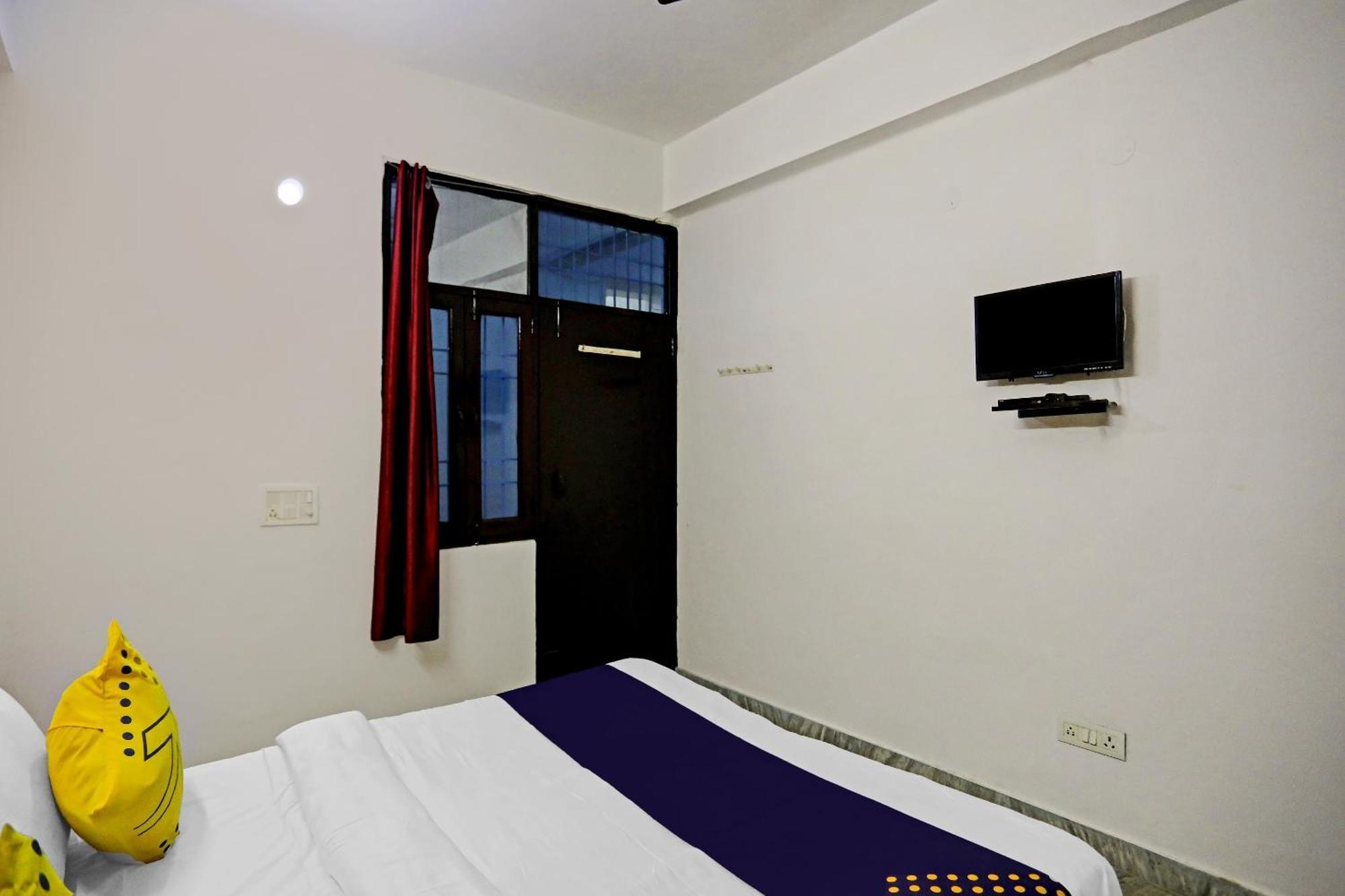 Spot On Raj Hotel Vip Near Worlds Of Wonder Kalkaji Devi Bagian luar foto