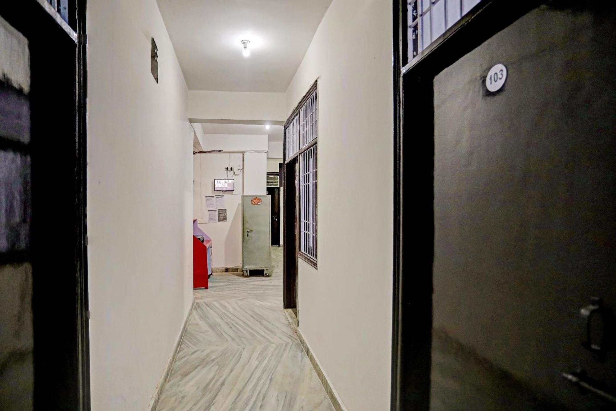 Spot On Raj Hotel Vip Near Worlds Of Wonder Kalkaji Devi Bagian luar foto